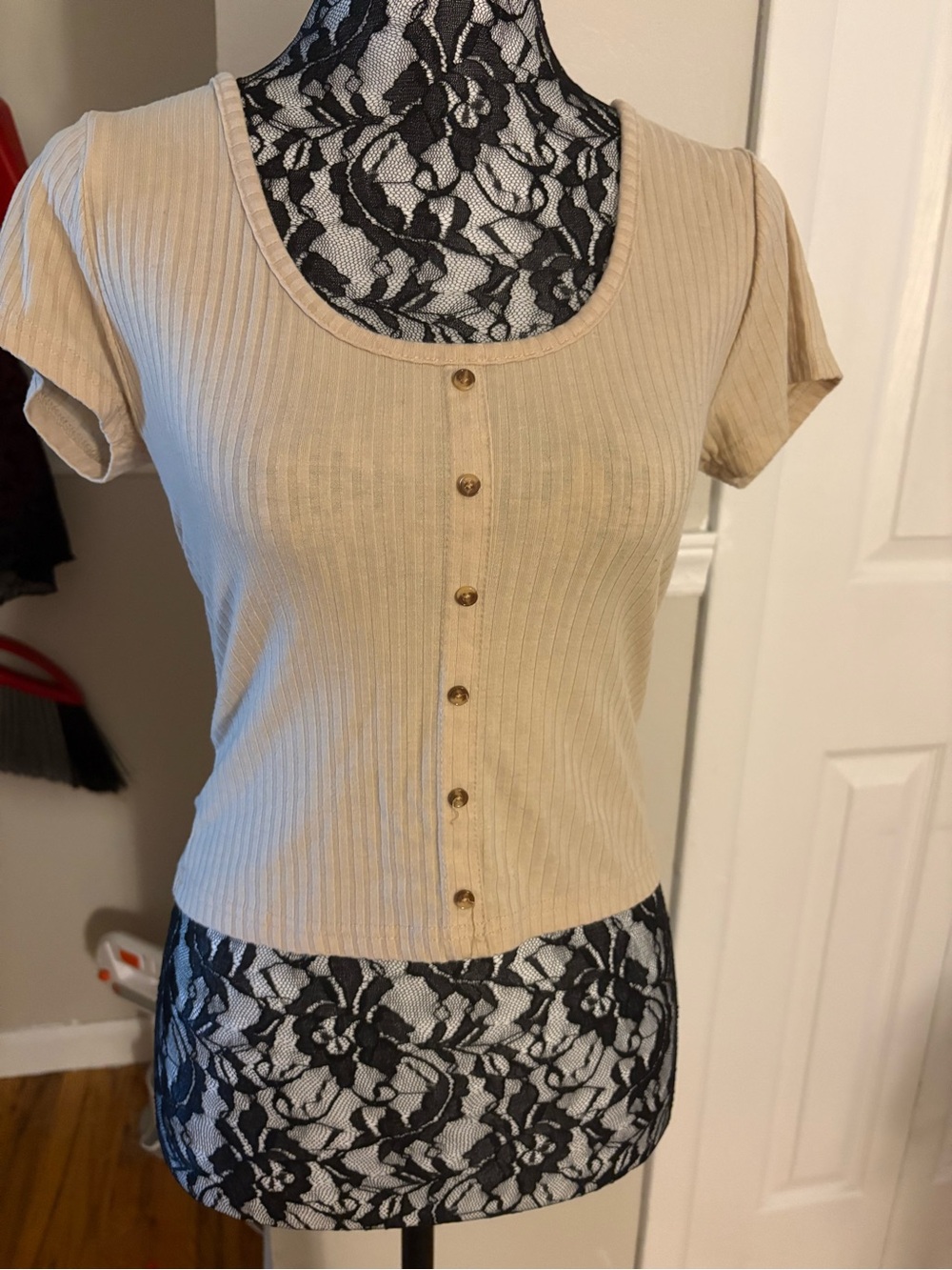 Forever 21 Beige Ribbed Short Sleeve Scoop Neck Tee